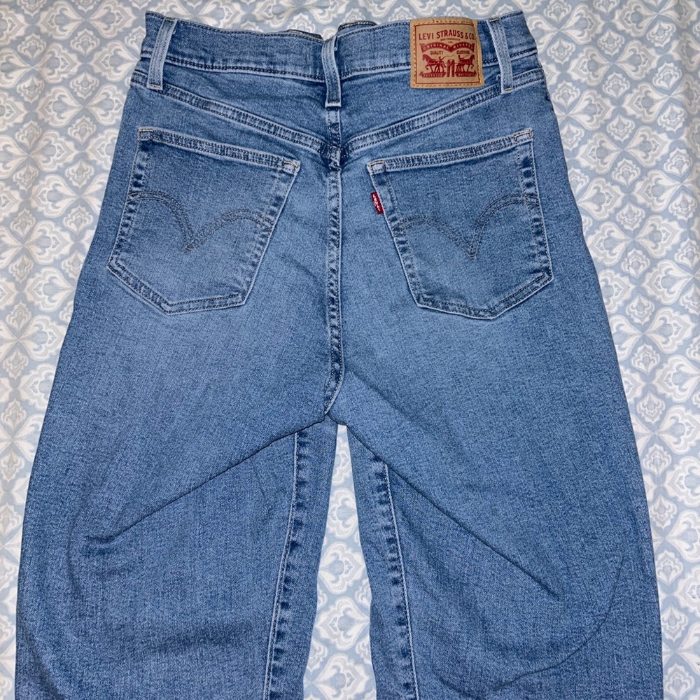 LEVIS high waisted mom jeans - Picture 2 of 3